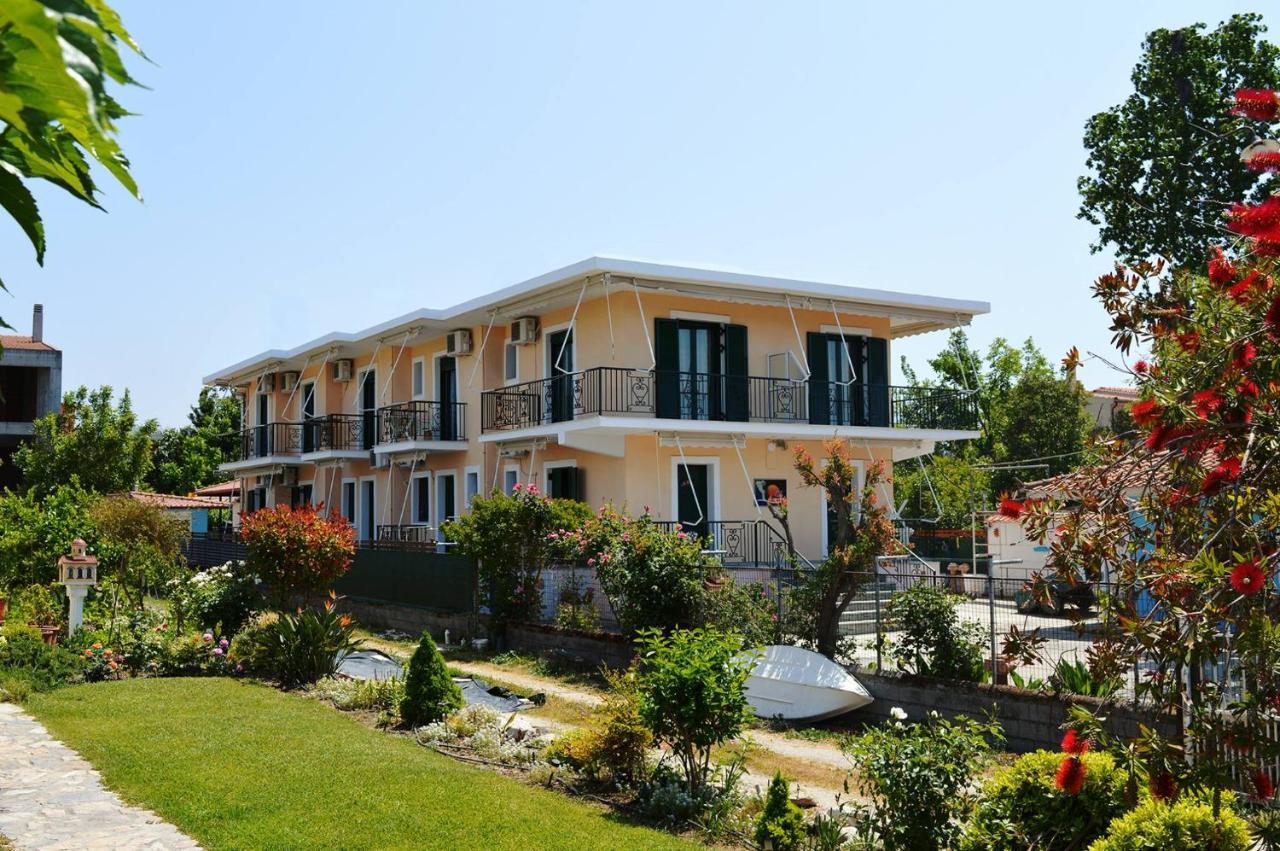 Evia Dream Family Apartments Edipsos Eksteriør billede